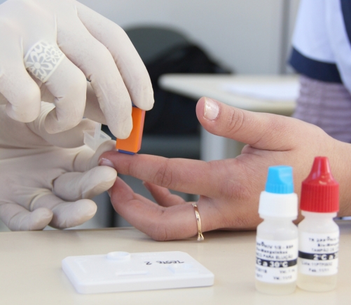 EXAMES RÁPIDOS de HIV, Sífilis e Hepatite B