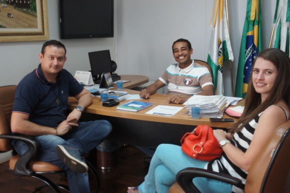 ASSESSORES DO DEPUTADO FEDERAL DIEGO GARCIA (PHS)VISITAM MARMELEIRO