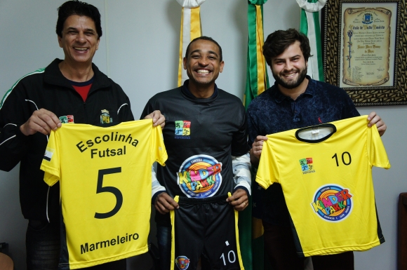 KINDER PARK PATROCINA UNIFORMES DA ESCOLINHA DE FUTSAL