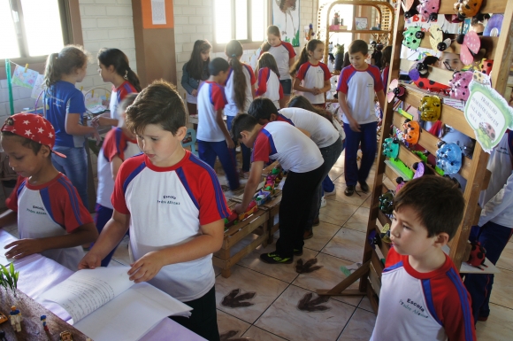 AÇÕES INTERATIVAS E SENSORIAIS MARCARAM A II FEIRA LITERÁRIA