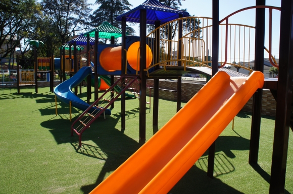 PLAYGROUND DA PRAÇA CENTRAL É ABERTO