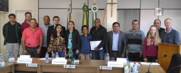 PARLAMENTO JOVEM ENCERRA LEGISLATURA COM SESSÃO NA CÂMARA 