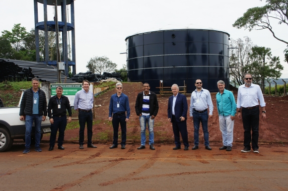 PRESIDENTE  DA SANEPAR, DIRETORES  E SECRETÁRIO ESTADUAL DE MEIO AMBIENTE VISITAM O PREFEITO DE MARMELEIRO