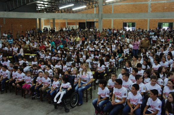 PROERD FORMA MAIS 366 ALUNOS EM MARMELEIRO