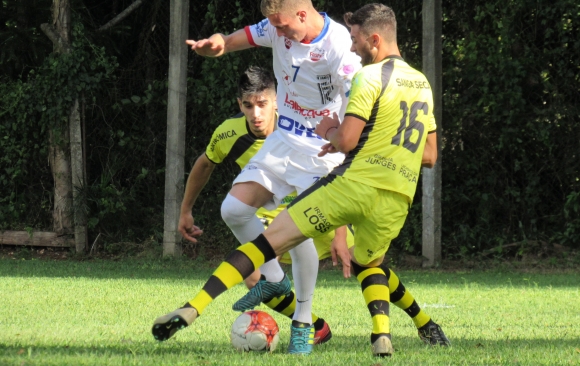 DOMINGO É DIA DE FUTEBOL DE CAMPO  EM MARMELEIRO