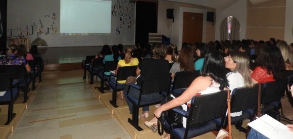 PROFESSORES PARTICIPAM DE MAIS UMA FORMAÇÃO CONTINUADA