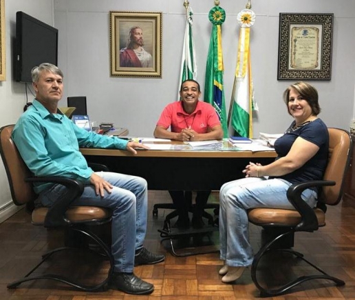 NOVA DIRETORA DE SAÚDE ASSUME A PASTA 