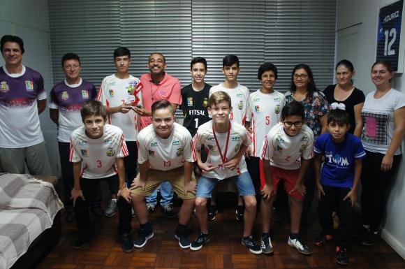 JIMSOPs: CAMPEÕES DO FUTSAL SUB/14 VISITAM  O PREFEITO JAIMIR