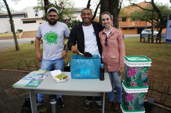 O SÁBADO FOI DIA DE MEIO AMBIENTE NA PRÁTICA EM MARMELEIRO