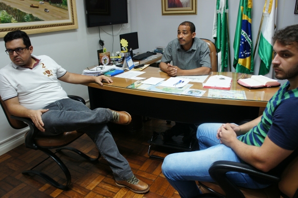 40 CASAS:EMPRESA DEVE COMEÇAR A OBRA EM 15 DIAS