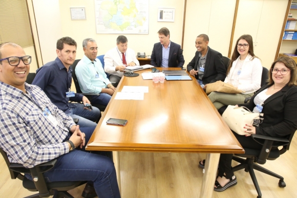 POÇO ARTESIANO: PREFEITO  ASSINOU CONVÊNIO COM SANEPAR 