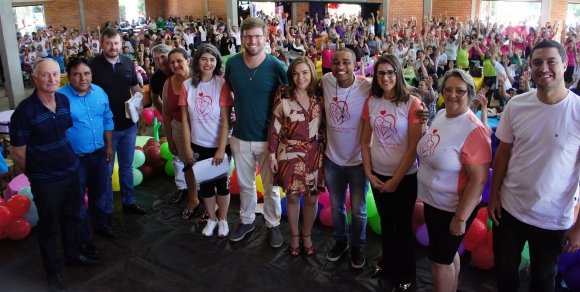 ENCONTRÃO CLUBE DE MÃES ABRE OFICIALMENTE AS FESTIVIDADES COM CHAVE DE OURO