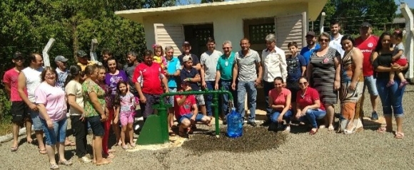 ADMINISTRAÇÃO MUNICIPAL ENTREGA MAIS UM POÇO ARTESIANO NO INTERIOR DE MARMELEIRO