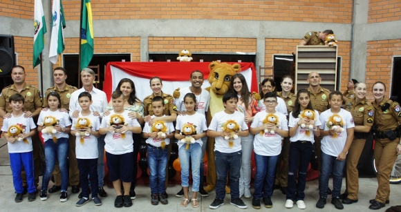 PROERD  FORMA MAIS 210 CRIANÇAS EM MARMELEIRO