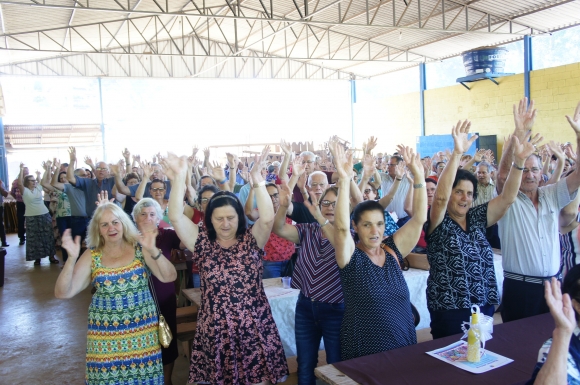 3º ENCONTRO DO PROJETO VELHO AMIGO REUNIU MAIS DE 500 IDOSOS