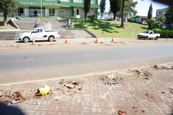 OBRAS DE MELHORIAS NA RODOVIÁRIA ,  AV. MACALI E CALÇAMENTOS