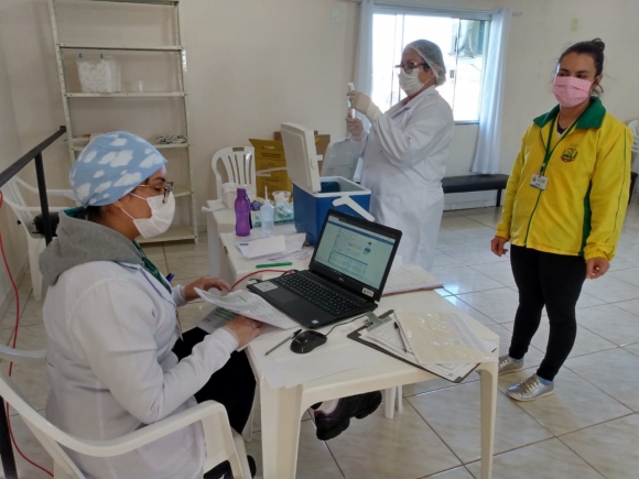 A VACINAÇÃO CONTRA GRIPE SEGUE EM MARMELEIRO