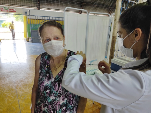 Vacinação do COVID Idosos com mais de 74 anos