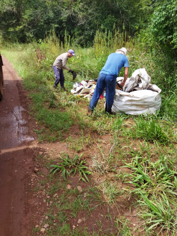 Administração Municipal, através do Departamento de Meio Ambiente e Recursos Hídricos lutam contra o descarte de resíduos irregulares.