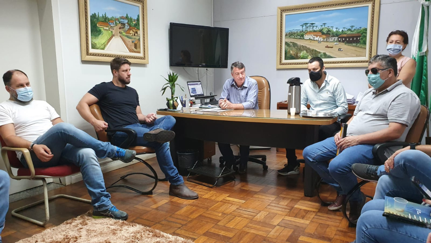 Deputado Requião Filho visita Marmeleiro