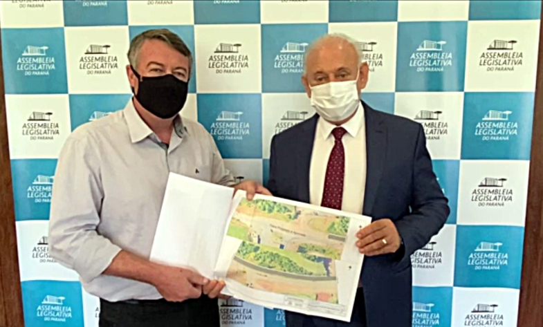 Prefeito entrega Projeto da Marginal na PR 280 ao Deputado Ademar Traiano 