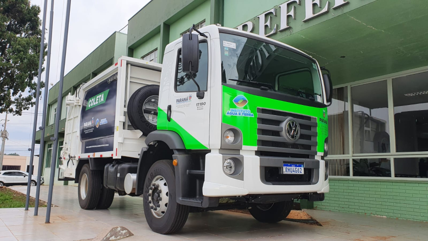 CHEGOU O Caminhão Compactador Coletor de Resíduos