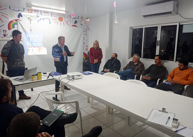 Primeira Aula do Curso de Eletricista contou a presença do Prefeito
