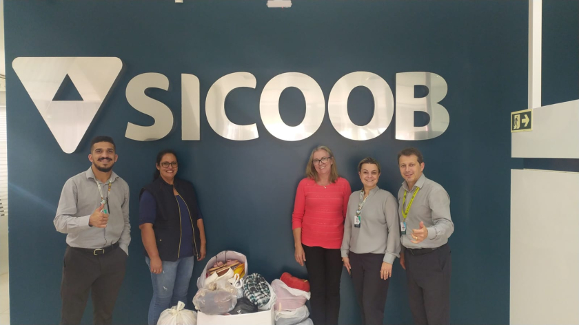 Depto de Assistência recebe doação do SICOOB VALE SUL