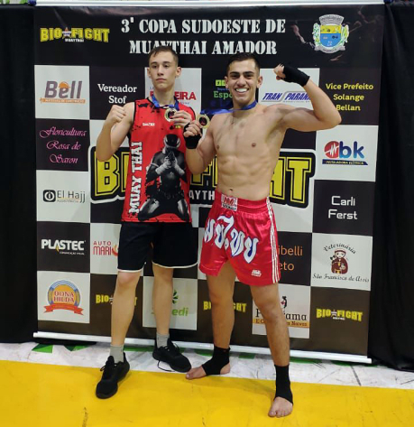 Marmeleiro conquista dois títulos no MuayThai Amador