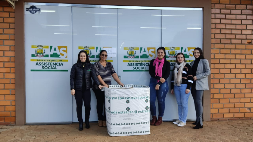 Departamento de Assistência Social recebe doações de agasalhos da empresa Extracredi