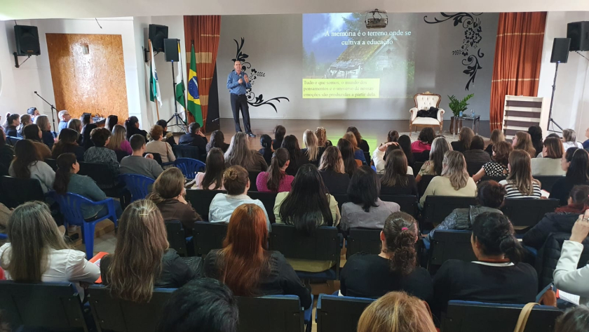 Marmeleiro realiza com sucesso o 10° Congresso da Educação