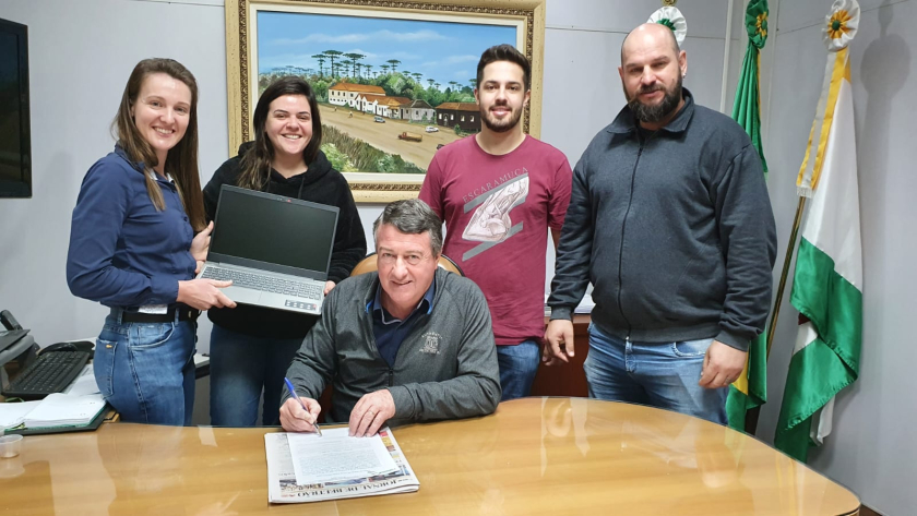 CONSAD entrega Notebook para realização dos serviços de inspeção