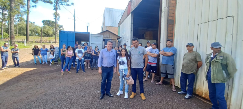 Associação de Catadores de Marmeleiro Recebem Visita dos Catadores do Município de Realeza - APARA