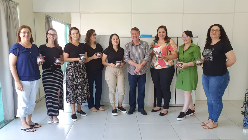 No Dia da Mulher Prefeito Paulo Homenageia Funcionárias do Paço Municipal