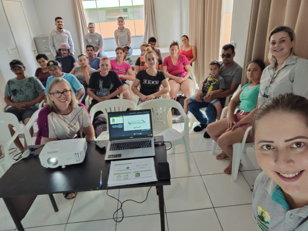 Trabalhadores da Associação de Catadores de Lixo Reciclável Recebem Nova Capacitação