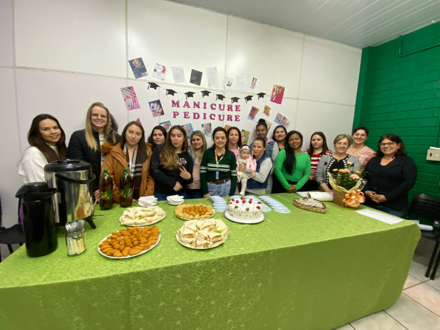 Assistência Social de Marmeleiro encerra mais um curso profissionalizante