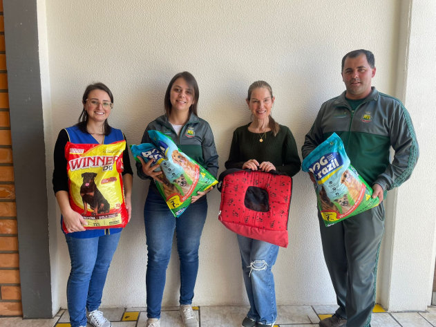 Escola Tio Patinhas promove Doação para Animais de Rua ao Departamento de Meio Ambiente