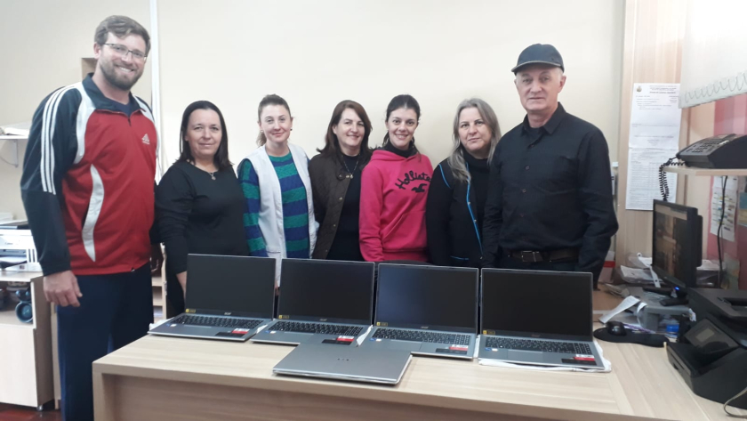 Escola São Judas Tadeu recebe 5 Notebooks