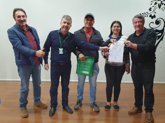 Entrega do CCU para 110 famílias do município