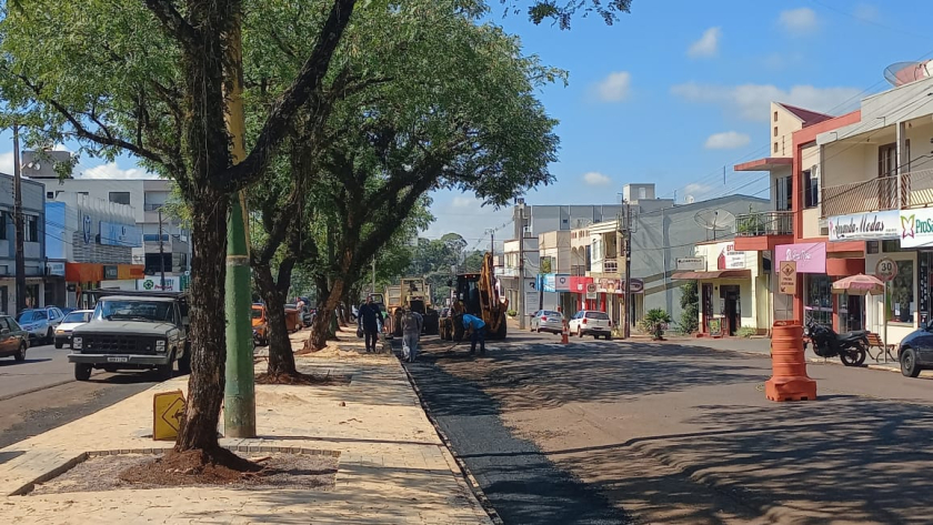 Início do Recapeamento Asfáltico na Avenida Dambros e Piva