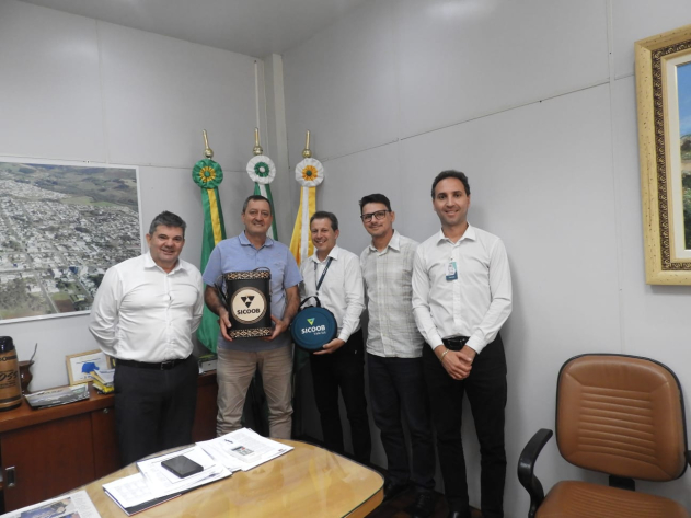 Superintendente do Sicoob vale Sul visita o Prefeito Jander Loss 
