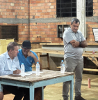 Prefeito visita Linha São Jorge e conversa sobre asfalto com moradores