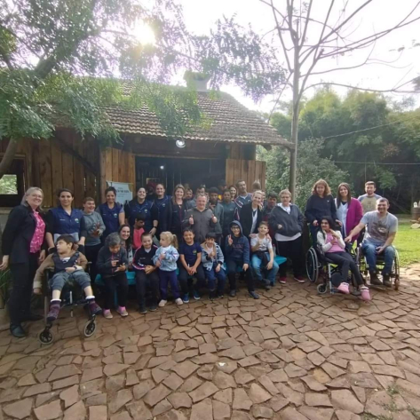 Alunos da APAE Realizam Visita ao “Projeto Equitação para Todos”