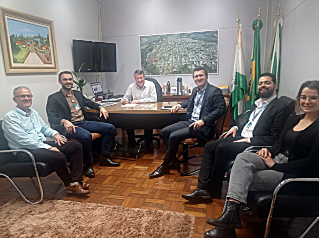 Marmeleiro lucra 250 Mil com Venda da Folha de Pagamento