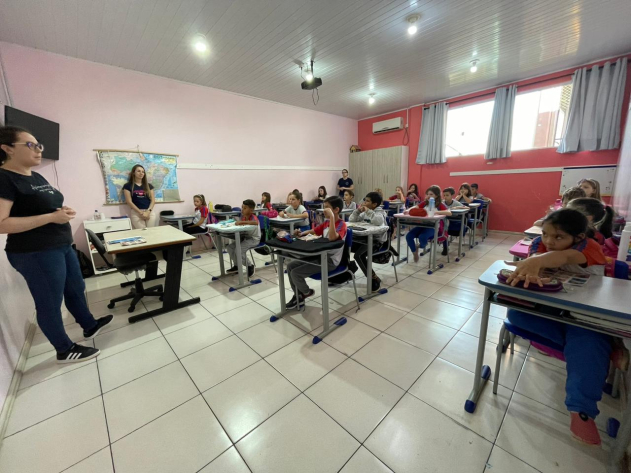 Palestras nas Escolas sobre Maus Tratos aos Animais