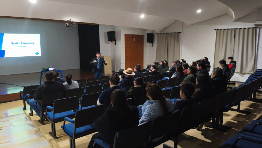 Marmeleiro promove oficina de gestão Financeira 