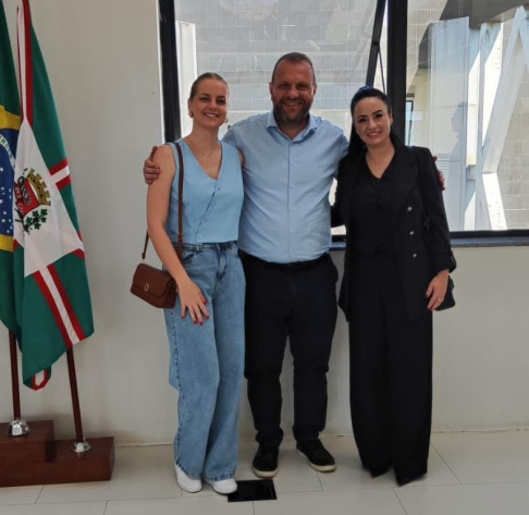 Diretora de Assistência Social alinha projetos com secretário estadual do Desenvolvimento Social, em Curitiba